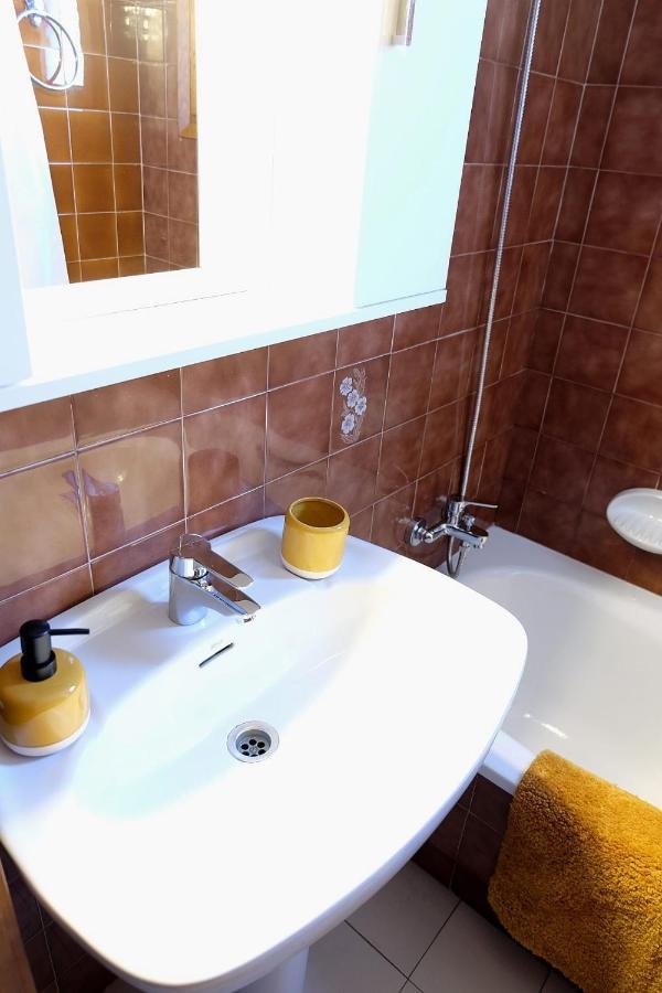 Apartamento Con Piscina L' Ancora カレリャ・デ・パラフルジェリ エクステリア 写真