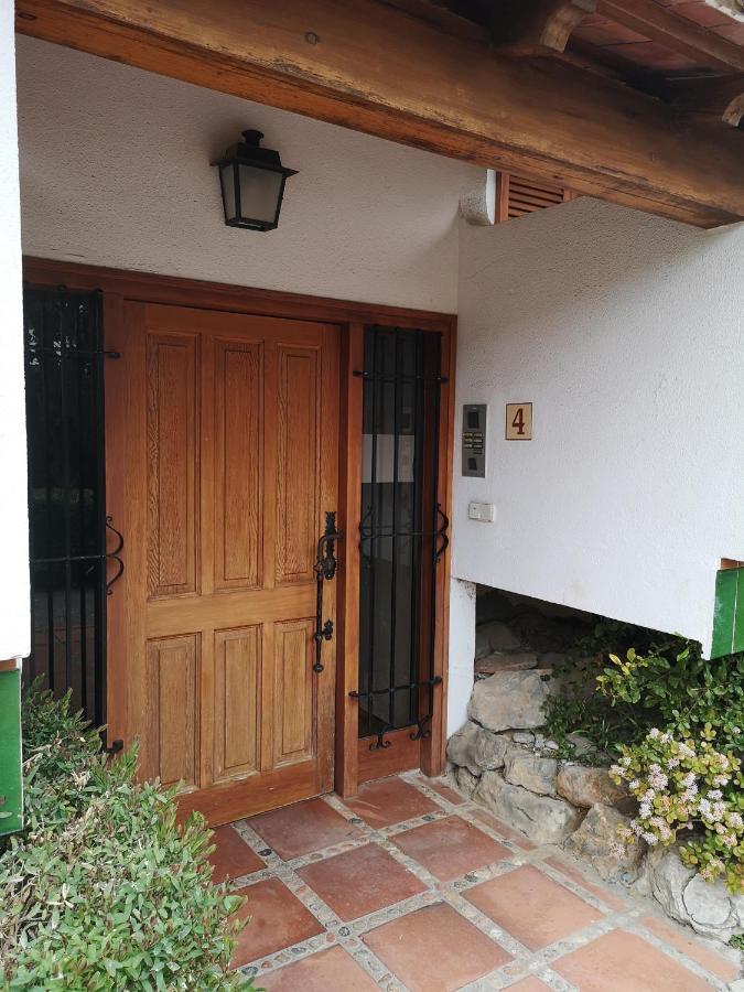Apartamento Con Piscina L' Ancora カレリャ・デ・パラフルジェリ エクステリア 写真