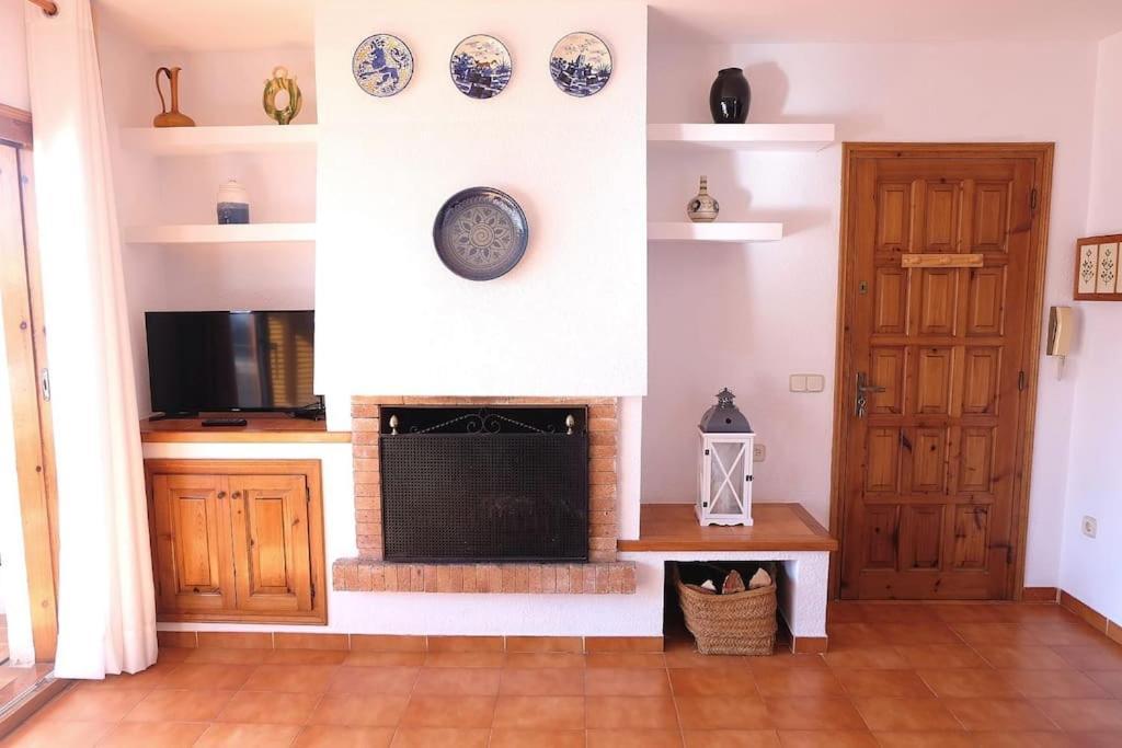 Apartamento Con Piscina L' Ancora カレリャ・デ・パラフルジェリ エクステリア 写真